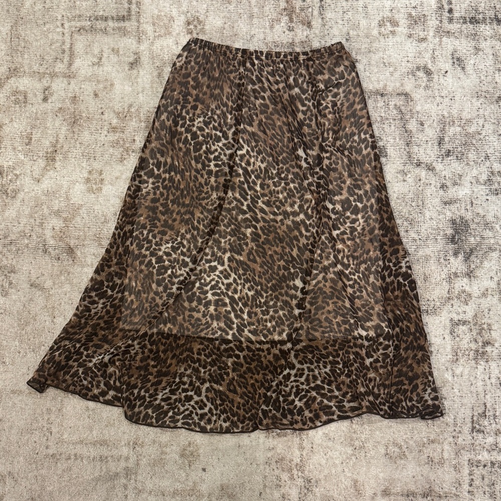 Chic Leopard Print Skirt